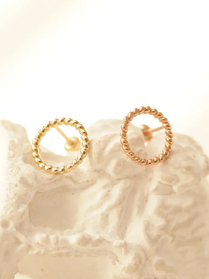 MinimalBijoux Earrings 14K gold Twist Circle Cartilage Earring 20g