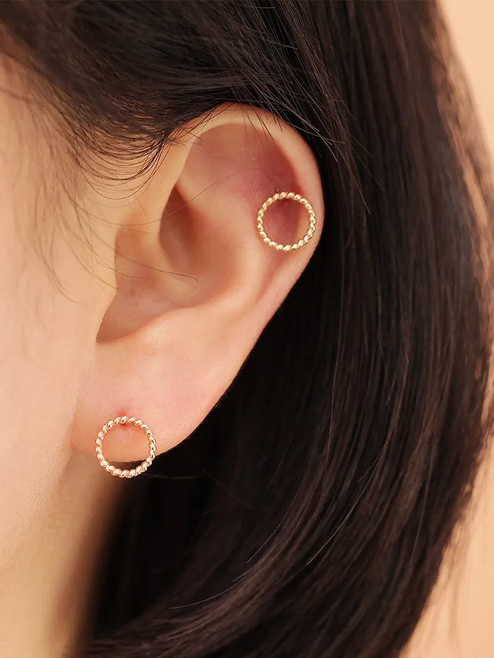 MinimalBijoux Earrings 14K gold Twist Circle Cartilage Earring 20g