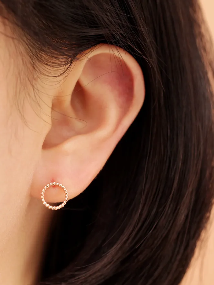MinimalBijoux Earrings 14K gold Twist Circle Cartilage Earring 20g