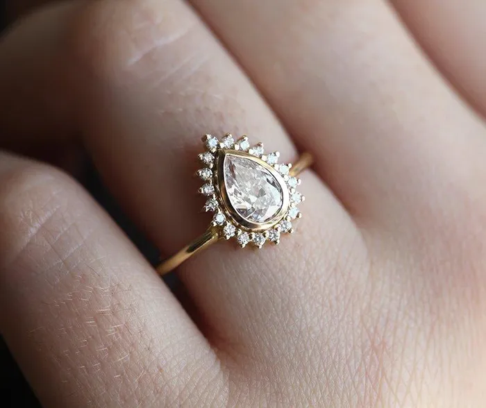 Alexa Lab Diamond Ring Set With Halo And Matching Band Capucinne Rings