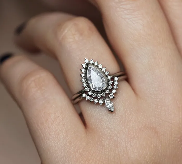 Alexa Lab Diamond Ring Set With Halo And Matching Band Capucinne Rings