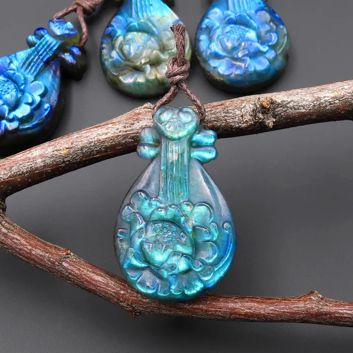 AAA Hand Carved Natural Chinese Lute Pipa W Peony Rose Flower Pendant Side Drilled Gemstone Focal Bead A8 Intrinsic Trading Necklaces